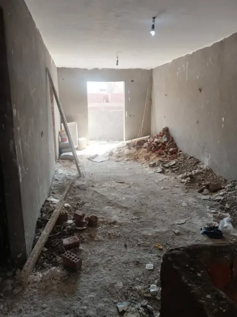 مساحه شقه١٥٠ متر ٣ غرف وصاله ومطبخ