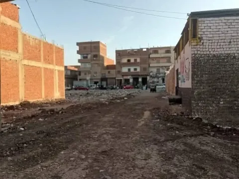 لبيع قطعه ارض أمام كشك كهرباء تحت ناصيه