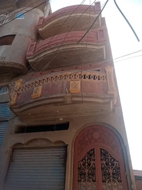 يوجد منزل للبيع على الطوب مساحه 65 متر محل
