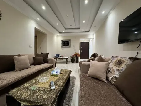 شقة مفروش للايجار في b12 مجموعة 121 دور تالت