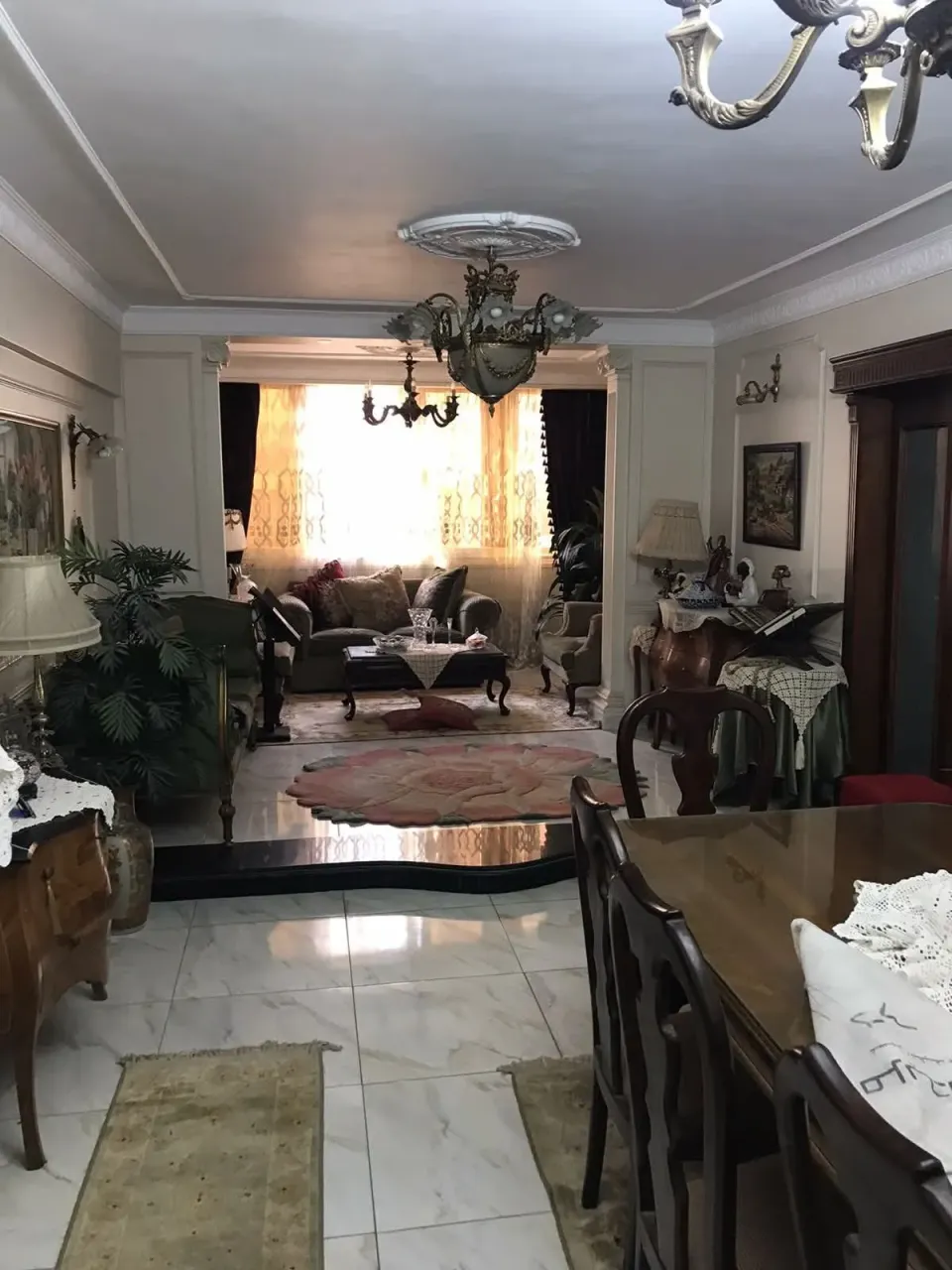 شقه للبيع متفرع من طه حسين شارع سكنى هادى بالنزهه