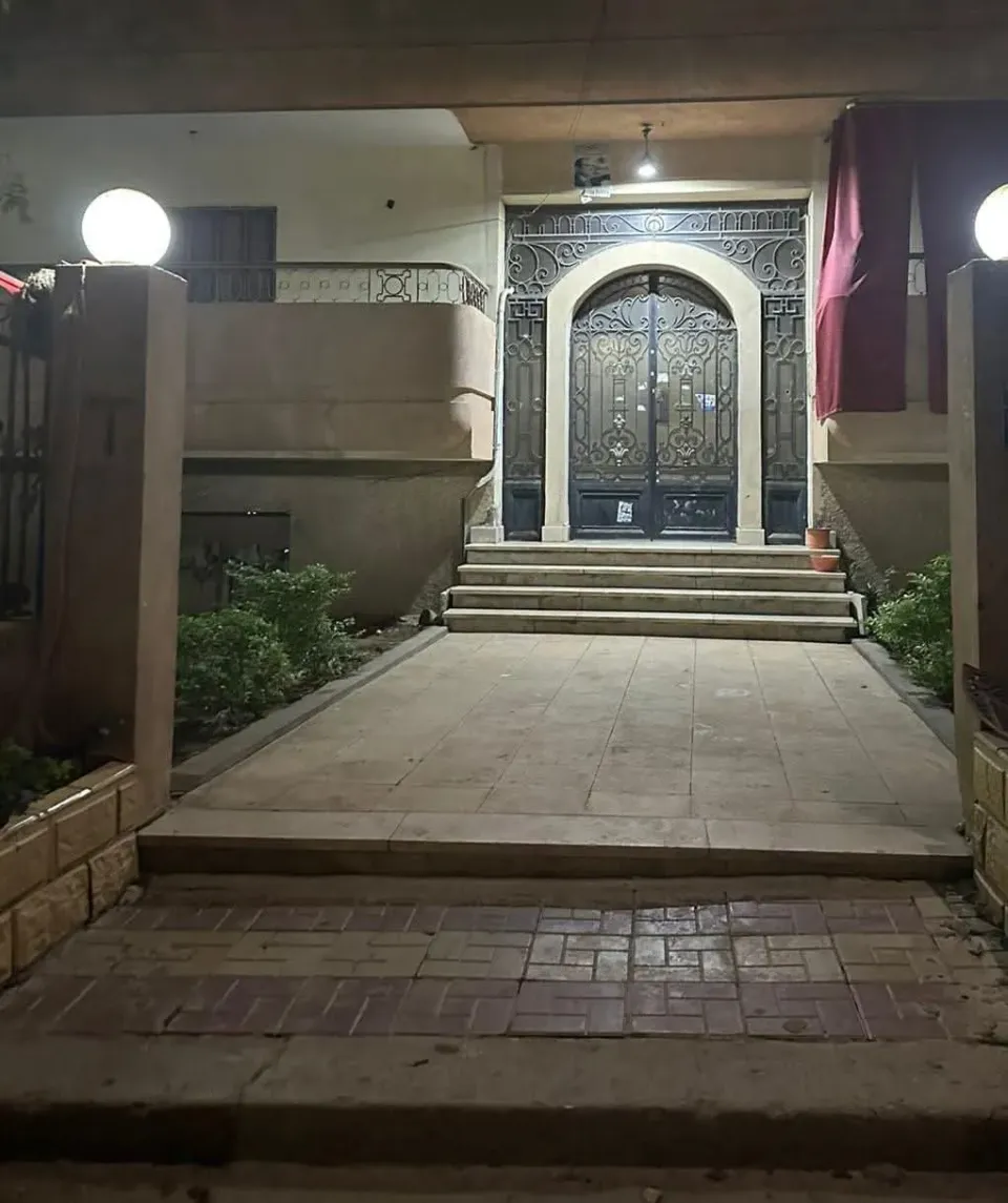 Apartment For Sale in Hadayek Al Ahram