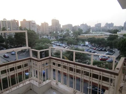 شقة للبيع الدقى أمام نادي الصيد مباشرآ