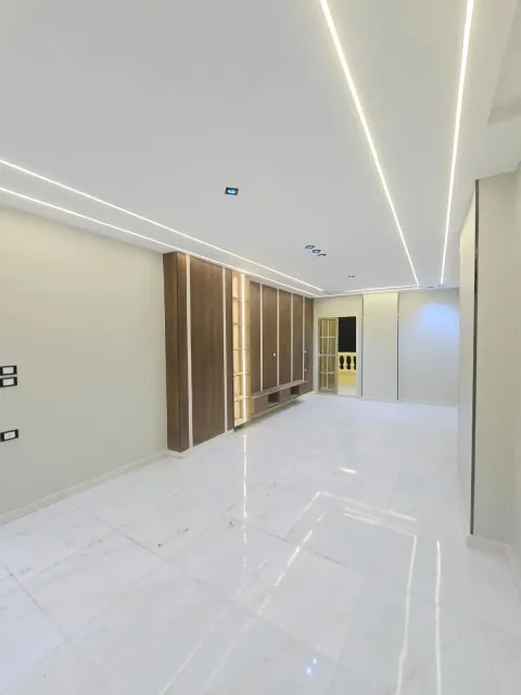Apartment For Sale in Hadayek Al Ahram