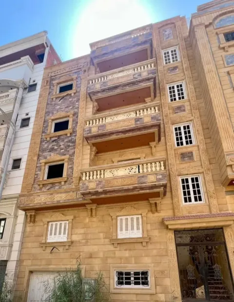 للبيع فدمياط_الجديدةبيت في الحي الخامس تاني مطل من استاكوزا