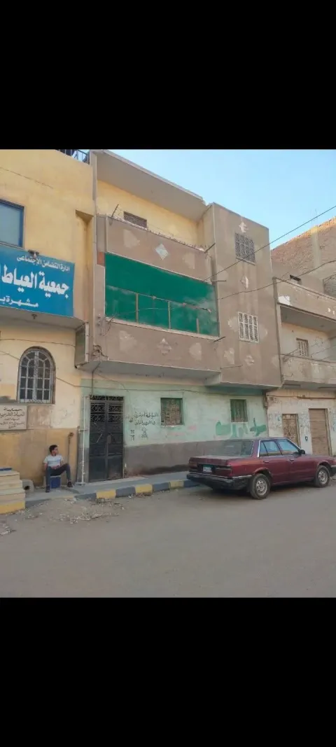 منزل للبيع بشارع الكرنك بجوار مدرسة الصف الثانوية للبنات