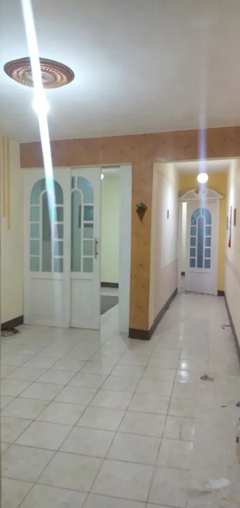 شقة إيجاربموقع متميزڤيو مفتوح.بحري أمام محطة مترو عزبة النخل