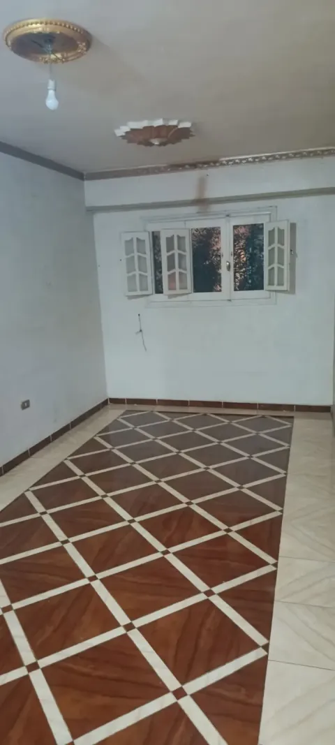 للإيجار شقة اداري بالقرب من قضايا الدولة