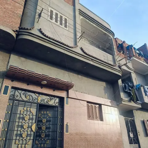 منزلللبيع في قريةسندسيس من الطريق بره 3 ادوار والتالت