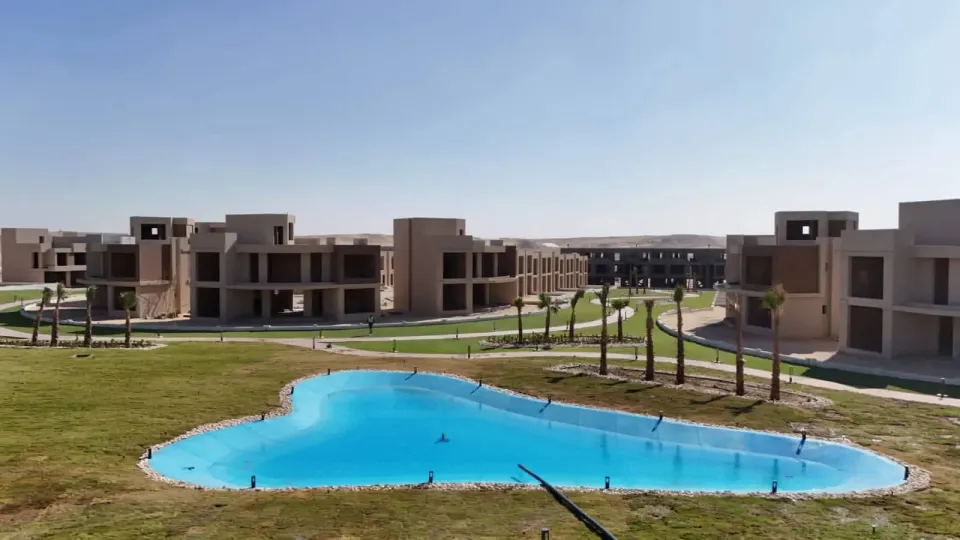 كومباوند نيوم دلوقتى سلّم اول مرحلة سكنية مبنية