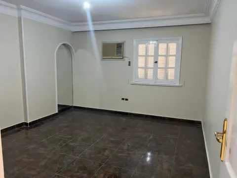 شقه للايجار 350م في مدنية نصر علي عباس العقاد مباشر