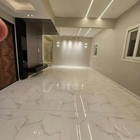 شقةفيو مميز و حصه ف الأرض وفيو راقي ببنها