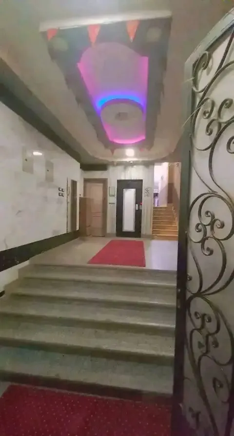 شقه للبيع برج واسانسير اسانسير شغال ب الفعل غير مجروحة