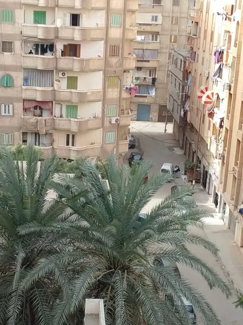 شقةتحفةفالربع الأول من البيطاش ش العوضى قريبه من الشارع الرئيسي