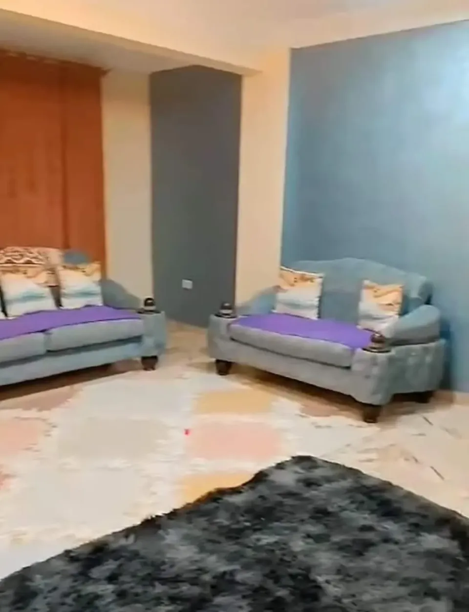 شقه للبيع ٢ غرف و صاله و رسبشن قطعتين