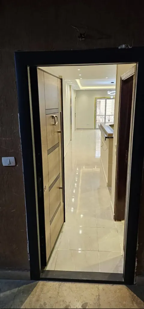 شقةللايجار ف حدايق الاهرام واجهه اول سكن شارع رئيسي