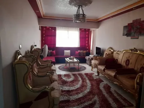 شقةللبيع في حدائق حلوان موقع متميز بحديقة غرفتين وصالة 80م