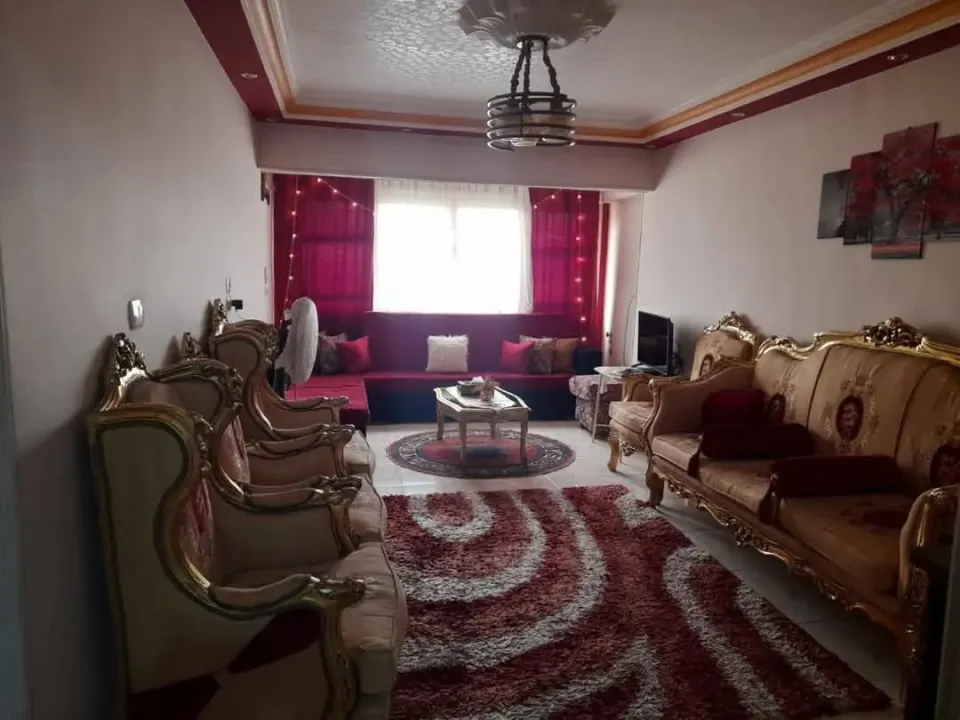 شقةللبيع في حدائق حلوان موقع متميز بحديقة غرفتين وصالة 80م