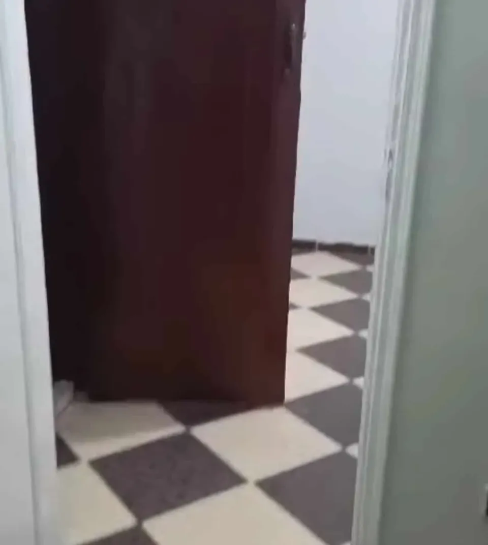 شقه البيع متفرعه من عز الدين عمر هرم اول بلكونه