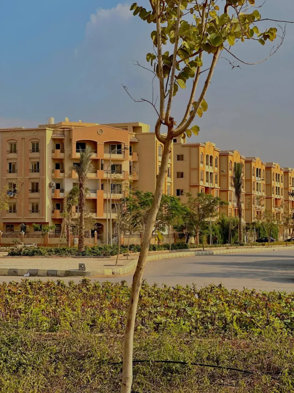 شقه للبيع داخل عماير المخابرات 🏠 حدايق اكتوبر