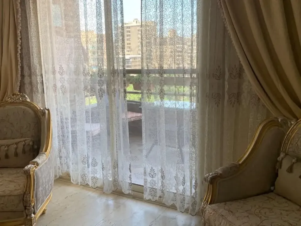 شقه للبيع 230م بموقع متميز مدينه نصر المنطقه السادسه