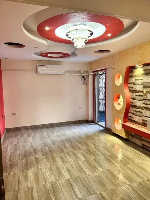 🏠 شقة للبيع في العبور، الحي الثامن عائلي