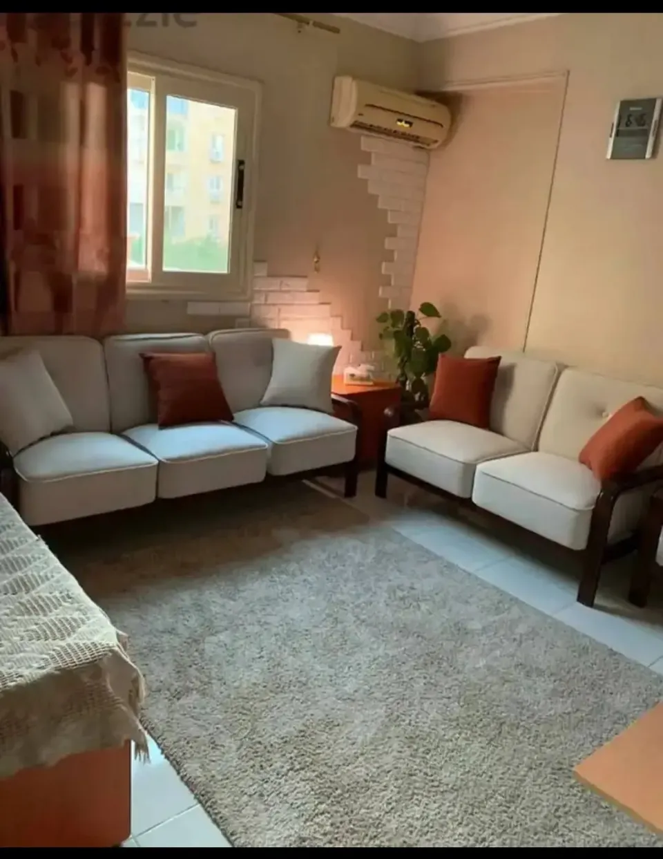 شقةمساحة125 متر بمنطقه ح موقع مميز جدا خطوات لشارع الجيش