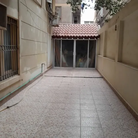 دور ارضي للبيع .٤٠٠متر .٥غرف .٣حمام .سوبر لوكس بالمعادي