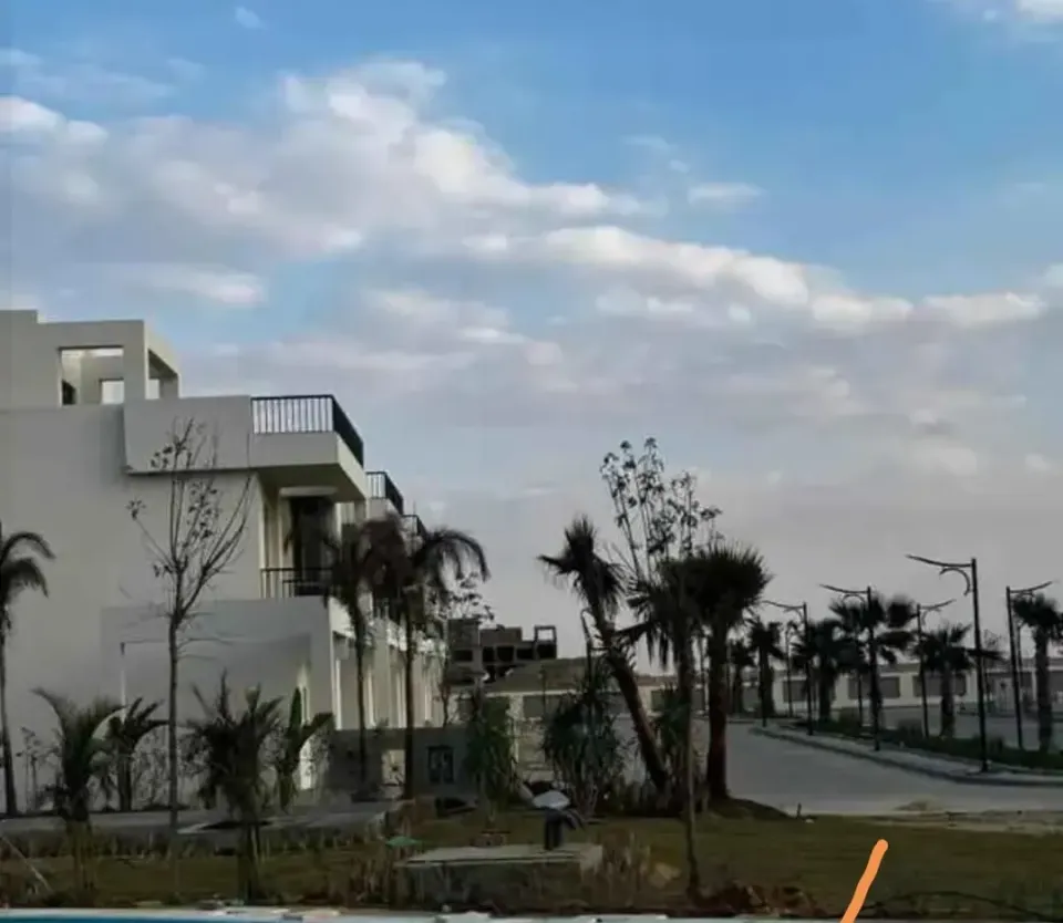 فيلا مستقلةلقطةللبيع فقلب الشيخ زايد استلام فوري على واصله دهشور