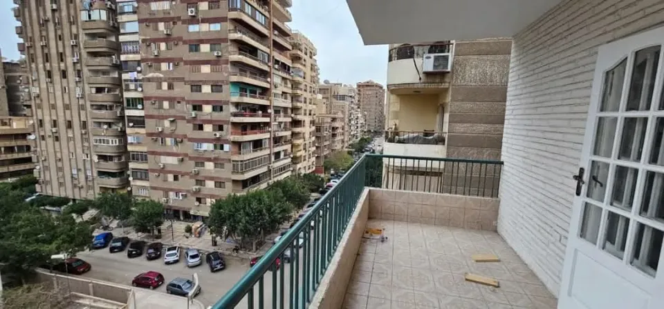 متاح شقه للايجار قانون جديد 175متر