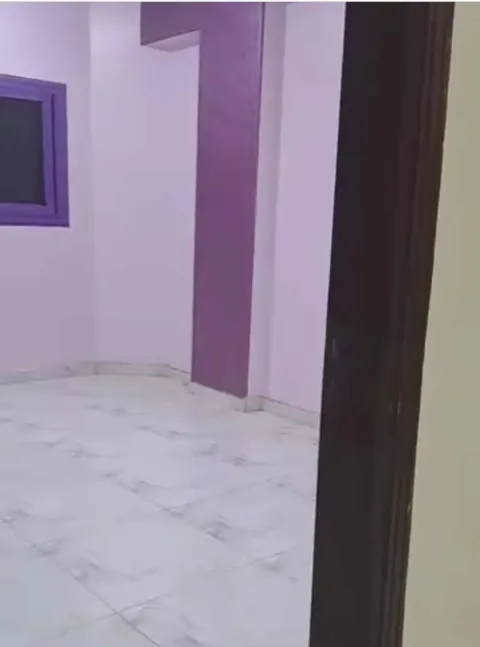 شقة للايجار في النزلة اول بلكونه في برج باسيوط