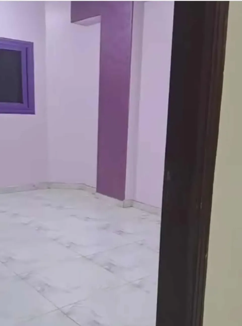 شقة للايجار في النزلة اول بلكونه في برج باسيوط