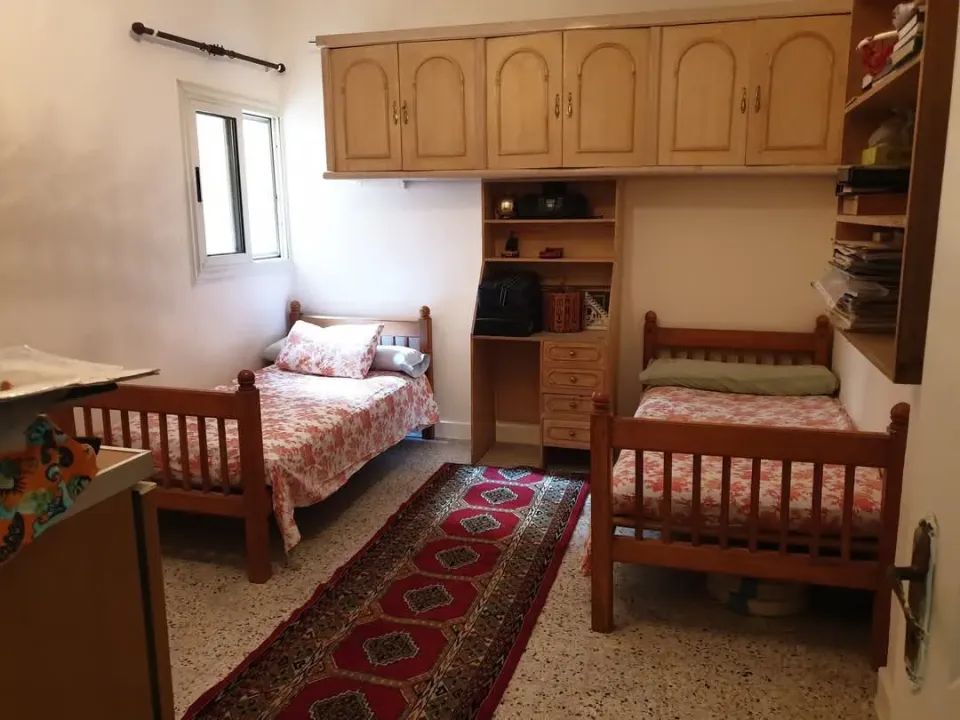 شقةمن المالك مباشرة للايجار الشهرى مفروش بالمنتزه فيو مفتوح