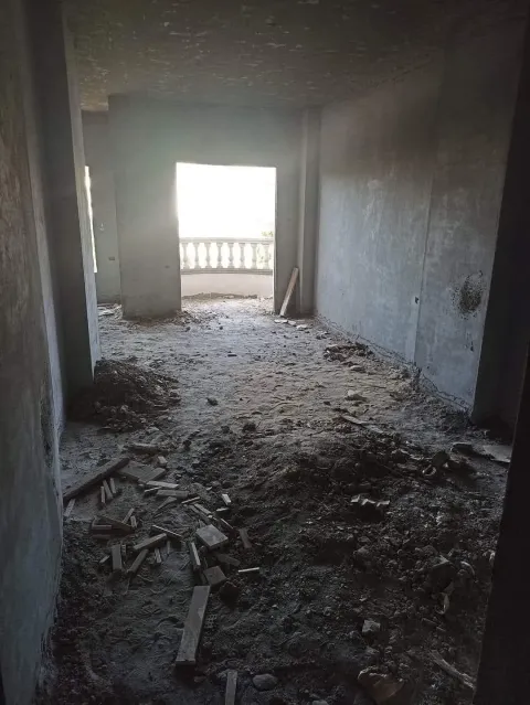 شقةلقطه تنفع اداريه او سكنيه عند شارع السنترال الفيوم