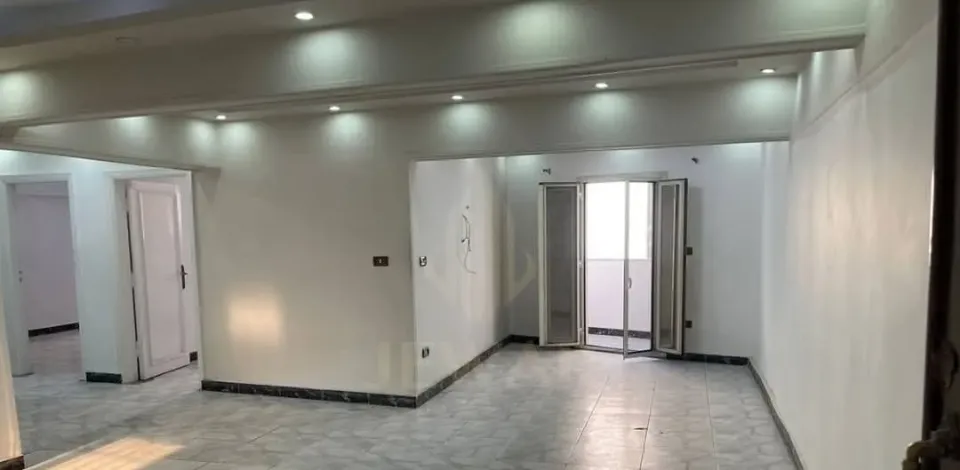 للبيع شقة 𝟏𝟎𝟎 مترلـــــوران ڤيو بحر تشطيب سوبر لوكس