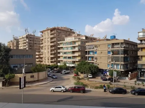 شقةسكنية للايجارفي منطقة مصر الجديده ارض الجولف مساحة الشقة 170م