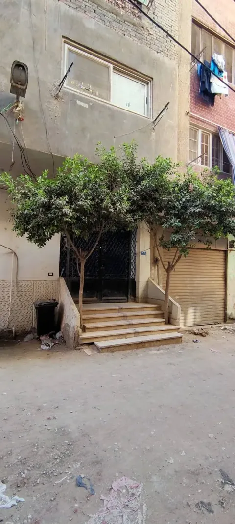 البيت دبل فيس(يطل على شارعين شارع ٨م و الشارع الخلفى
