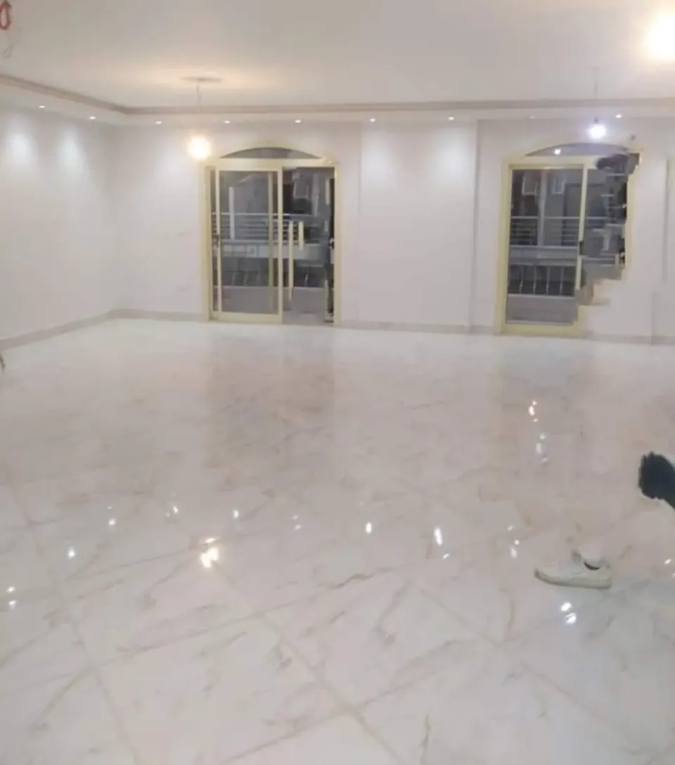 شقة للايجار 250 متر للسكن العائلى