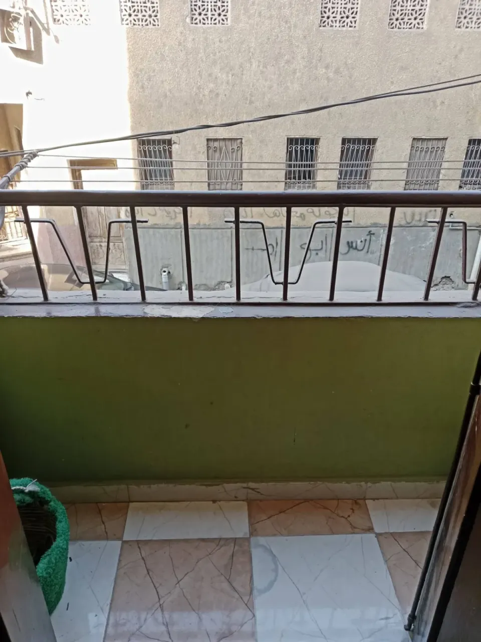 للبيع شقه فى ارض سلطان دوراول علوى وبلكونه بحريه