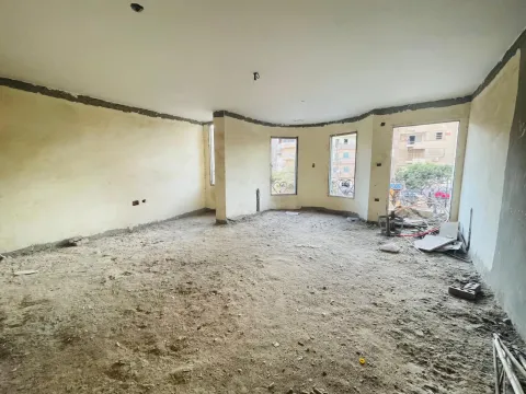 شقةللبيع سكني علي البحر مباشر مش مجروحه كوبري المنتزه