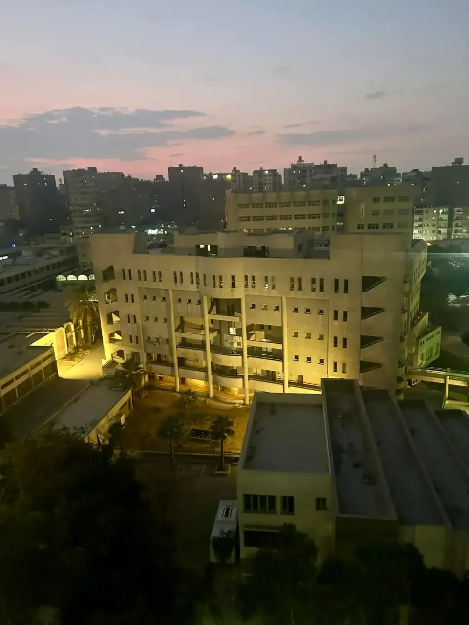 شقةللبيع ١٢٠ م٣ غرف بمنشية التحرير امام كلية هندسة
