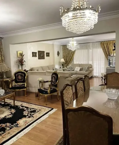 شقه للبيع 200م شارع الرياض من شارع شهاب المهندسين