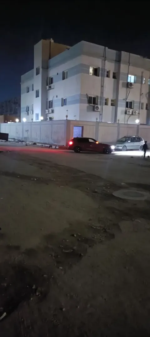 ارضيات سيراميك فقط عايزه تتوضيب