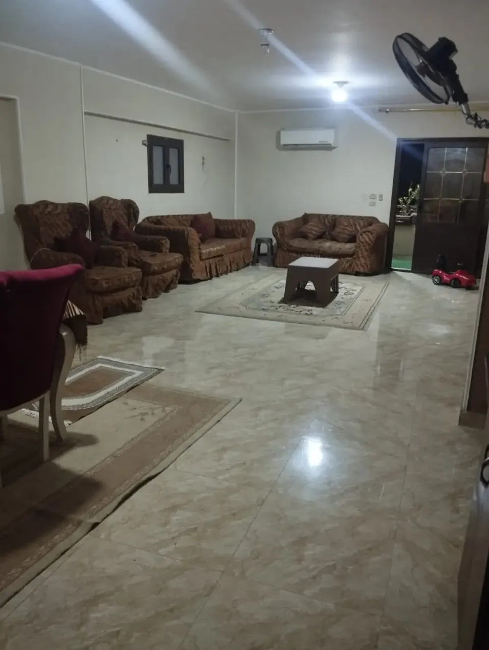 شقه مفروش من شار ع عزيز المصري جسر السويس