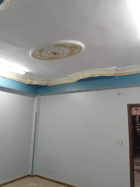 منزل لبيع شارع سوق الاربعاء مساحه ٩٥متر
