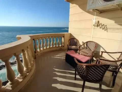 موجود شقق في مندره وال٤٥ و منتزه وميامي والمعمورةللايجاراليومي
