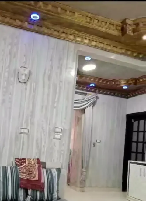 شقةللبيع في مدينه الصف بجوار مدرسه التجاره الدور الرابع