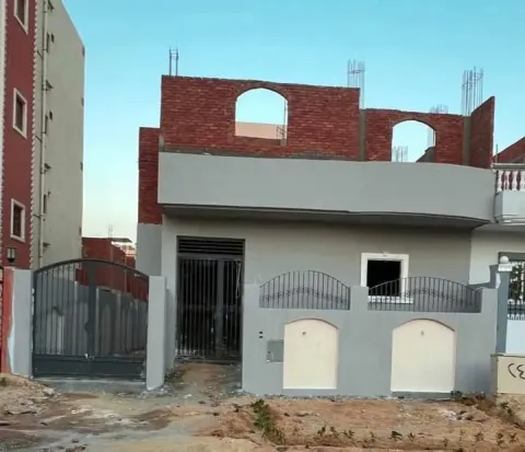 مساحه 300 متر ارض للمعاينه يوم الجمعه كامل المرافق