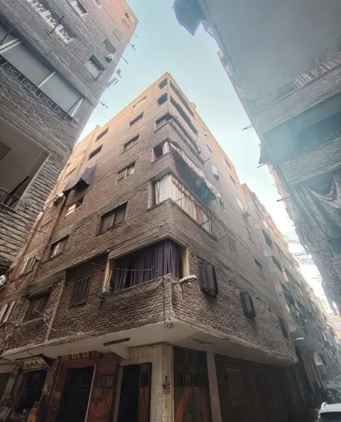 منزل للبيع مساحة ١٥٠م ناصية٦ أدوار علوي الخصوص