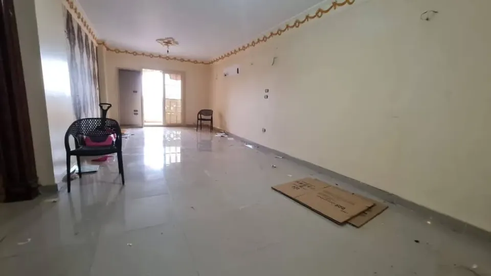 محرم بيه تاني نمره من محموديه مساحة( ١٦٠ متر )